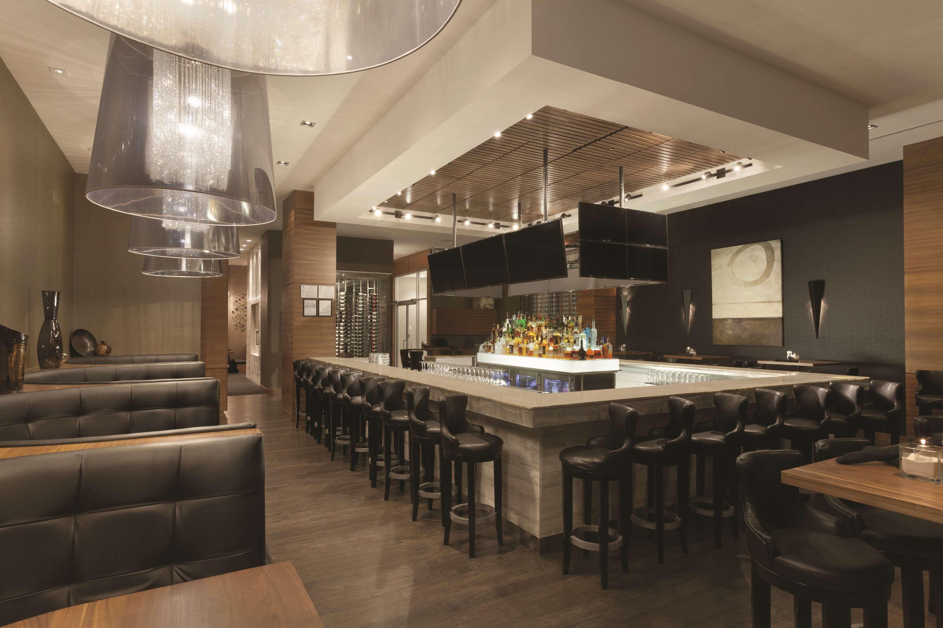 Radisson Hotel & Conference Centre Calgary Airport Экстерьер фото