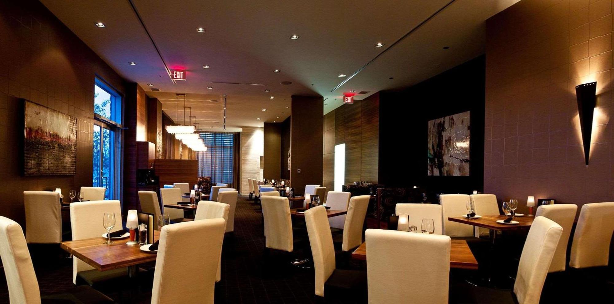 Radisson Hotel & Conference Centre Calgary Airport Экстерьер фото
